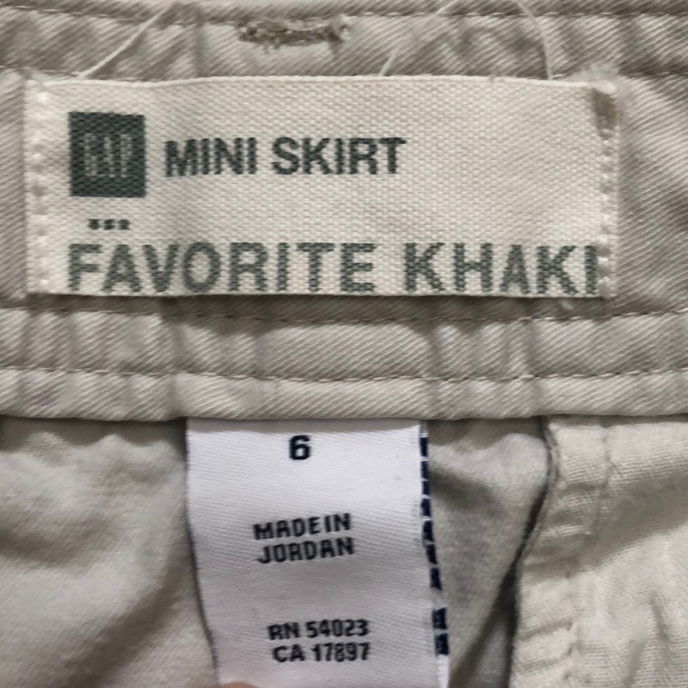 GAP favorite khaki mini skirt - Picture 5 of 5